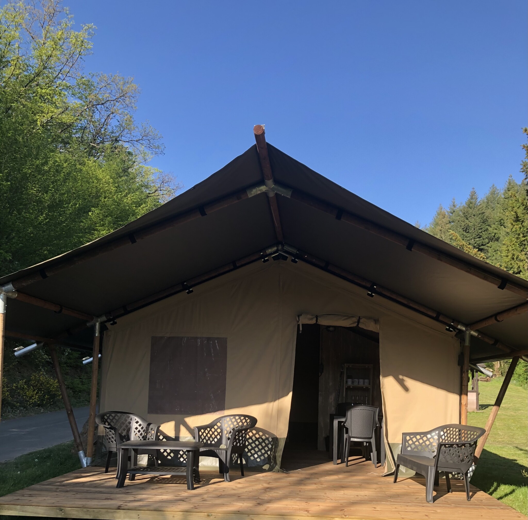 Camping Bockenauer Schweiz - Safaritent 4 personen incl. sanitair