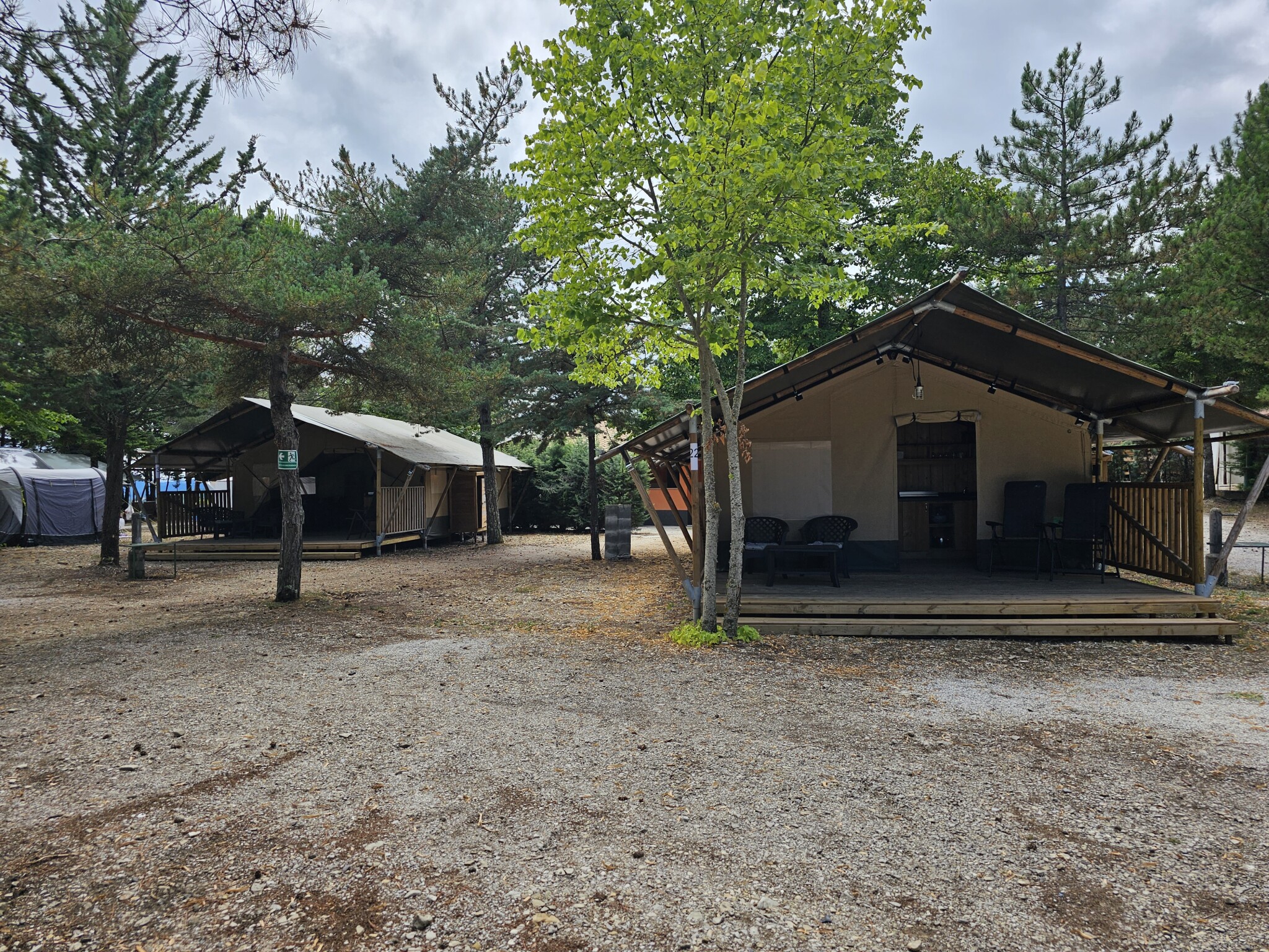 Camping Luna del Monte - Safari tent for 6 persons including sanitary facilities