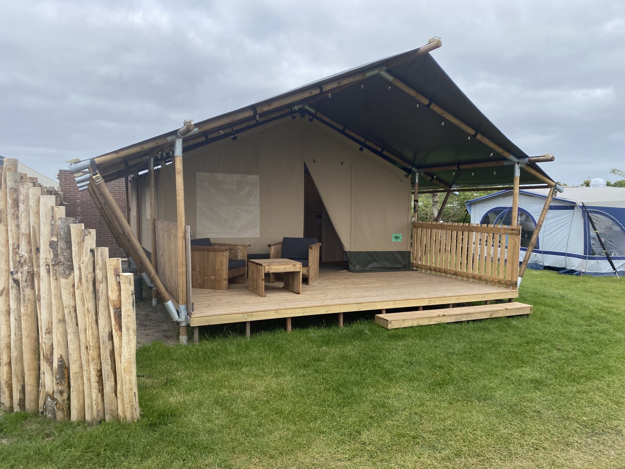 Strandcamping Jagtveld - Safaritent 4 personen incl. toilet