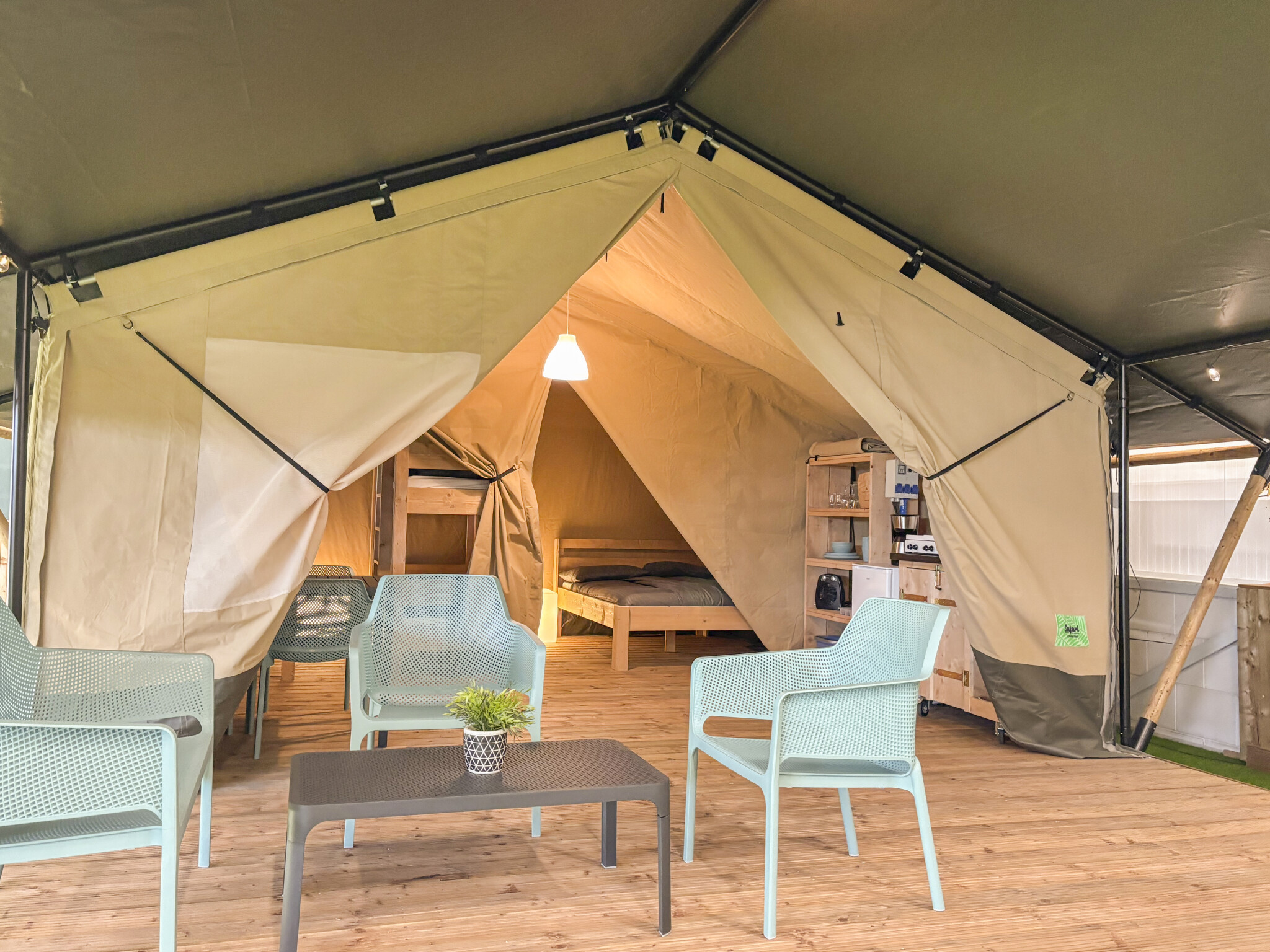 Vestbirk Camping - Safaritent 6 personen incl. toilet
