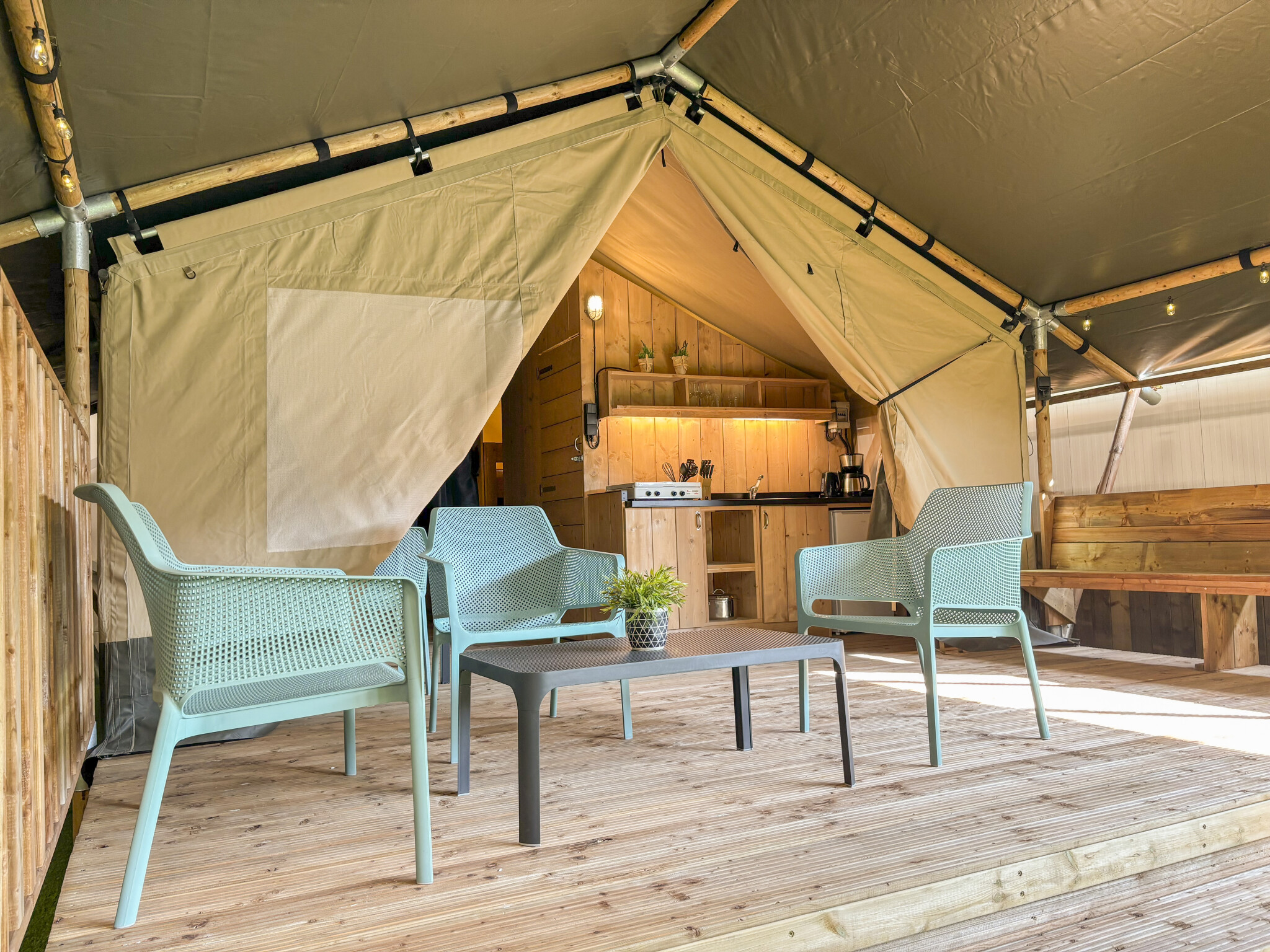 Camping de Bouwte - Safaritent 4 personen incl. sanitair