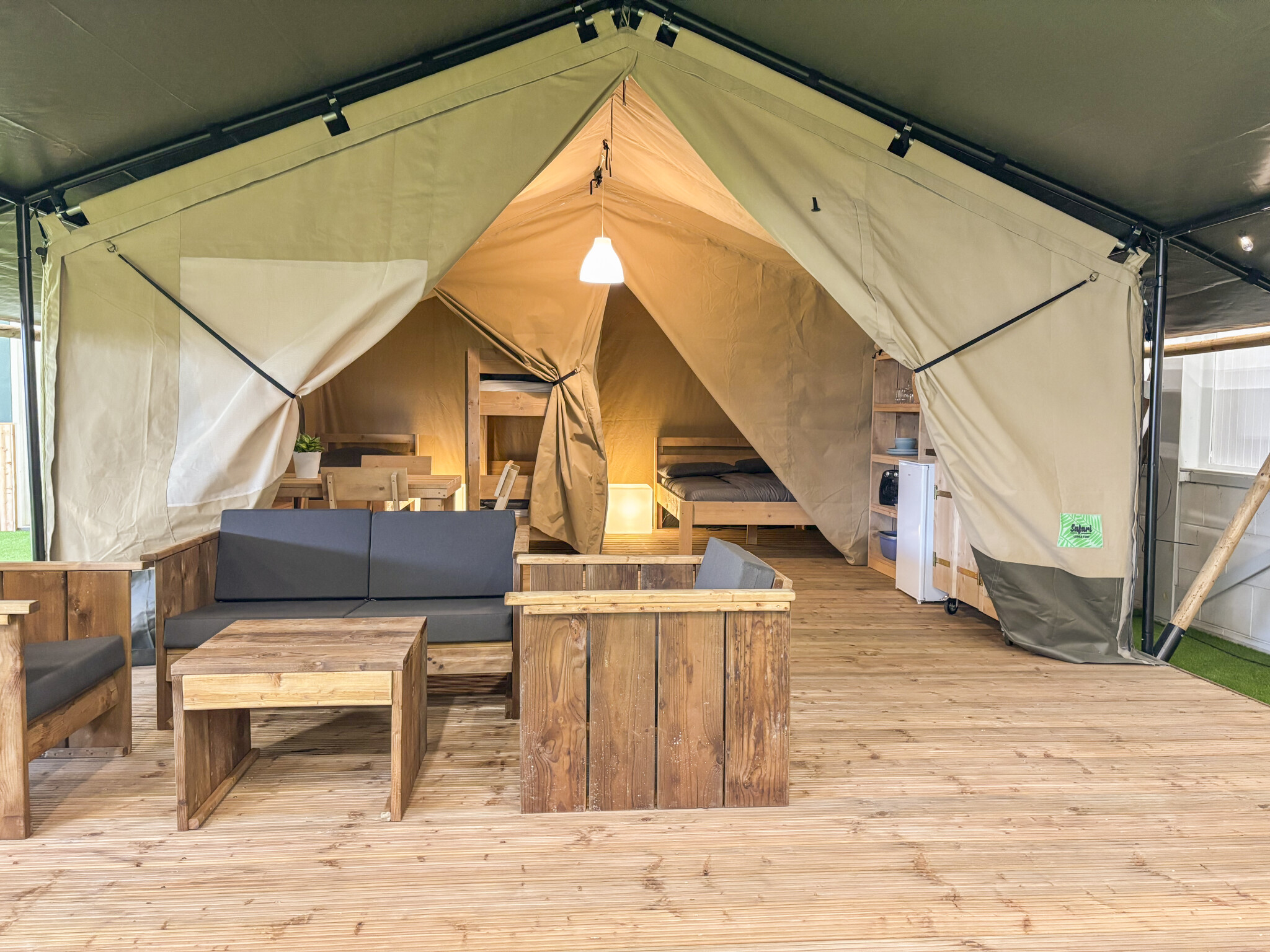 Emmerbolle Strand Camping - Safaritent 5 personen