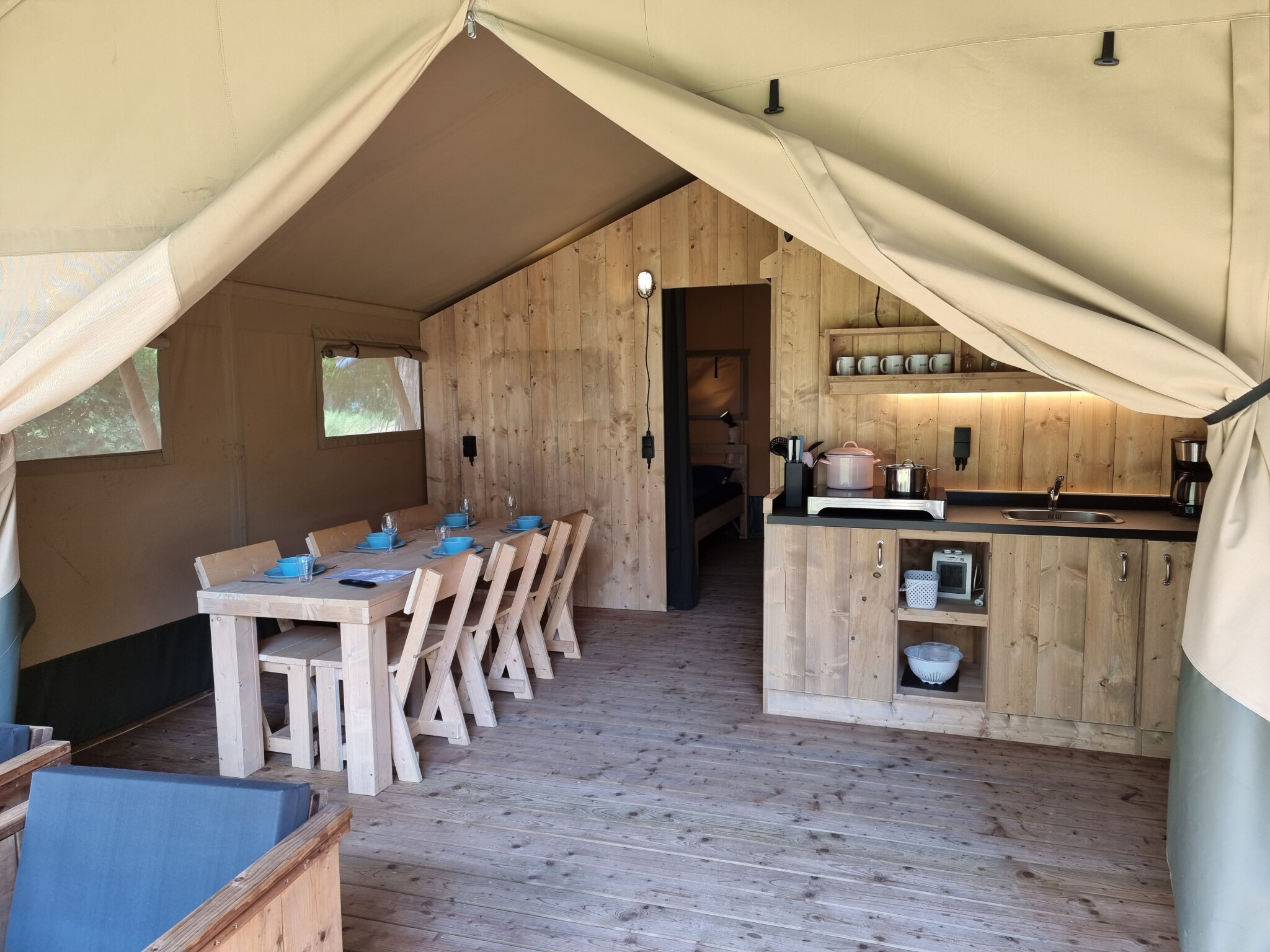 Terrace Camping - Safari tent for 6 people including sanitary facilities