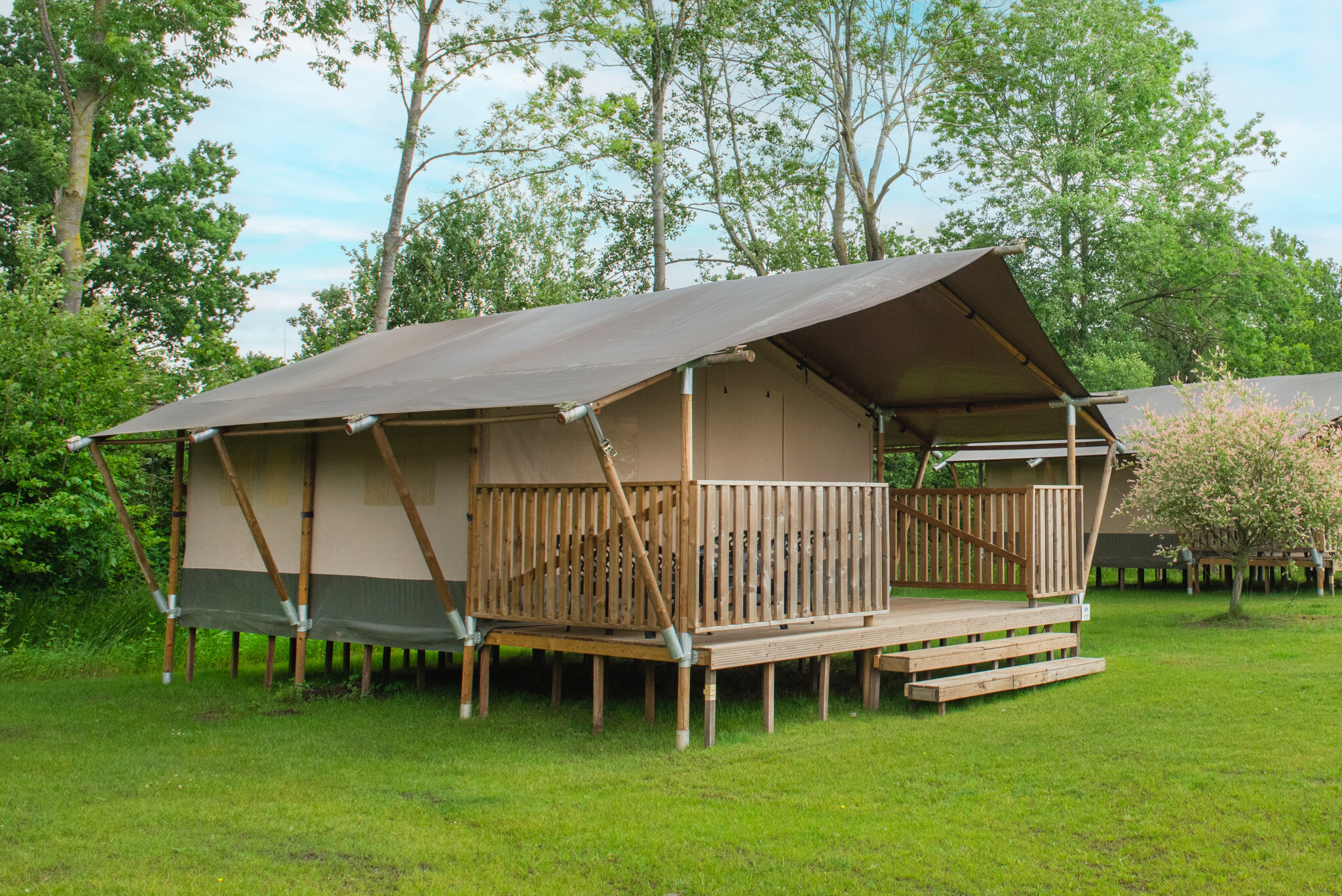 Camping de Rammelbeek - Safaritent voor 4 personen incl. sanitair